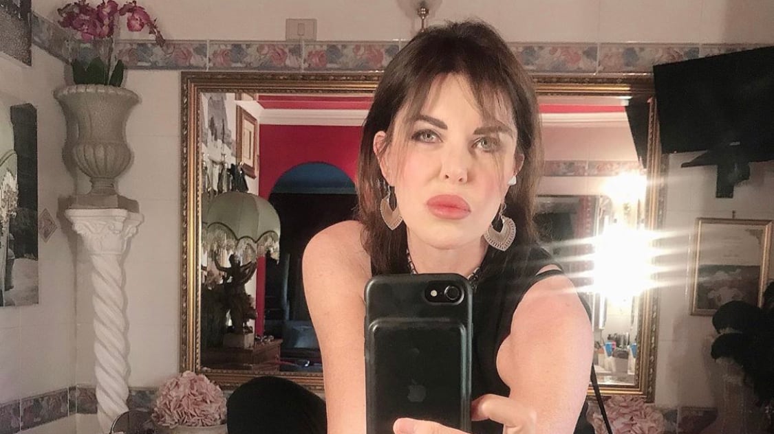 Alba Parietti scrive a Ezio Bosso. Ma il web la massacra: "Sei vergognosa"