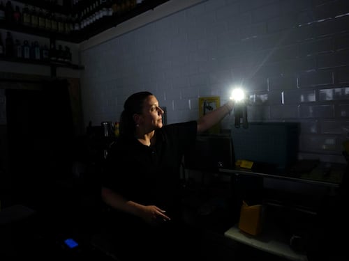 Blackout elettricità, cosa fare se accadesse anche in Italia?