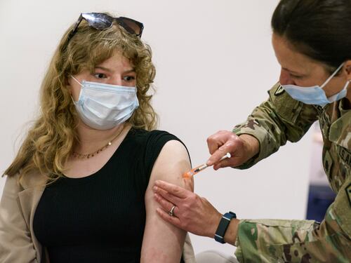 Sono gli agricoltori i primi mille vaccinati sul posto di lavoro