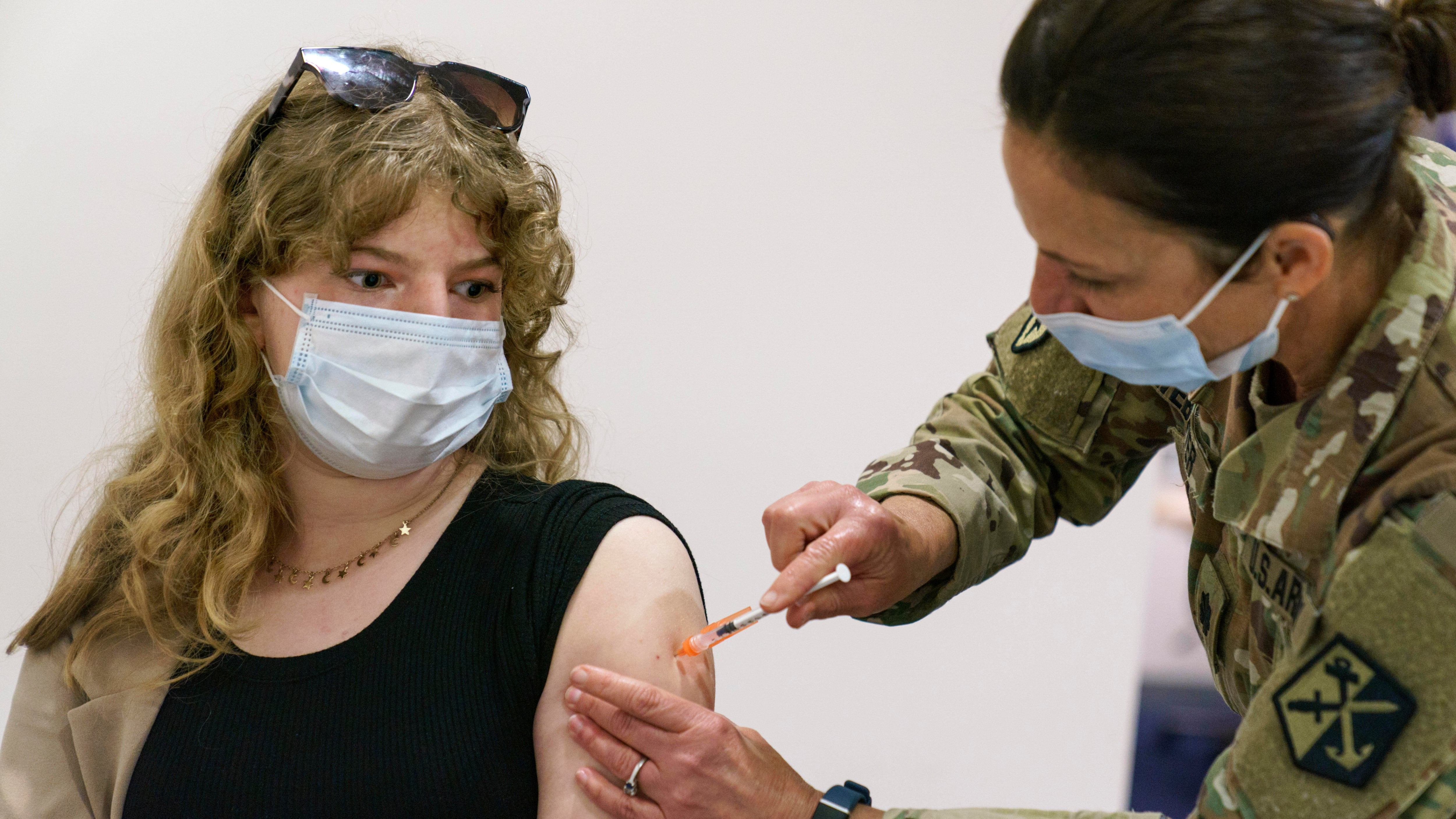Sono gli agricoltori i primi mille vaccinati sul posto di lavoro