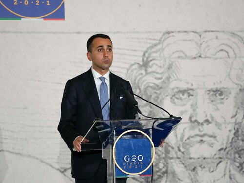 Di Maio dichiara guerra a Conte: "Chi vincerà..."
