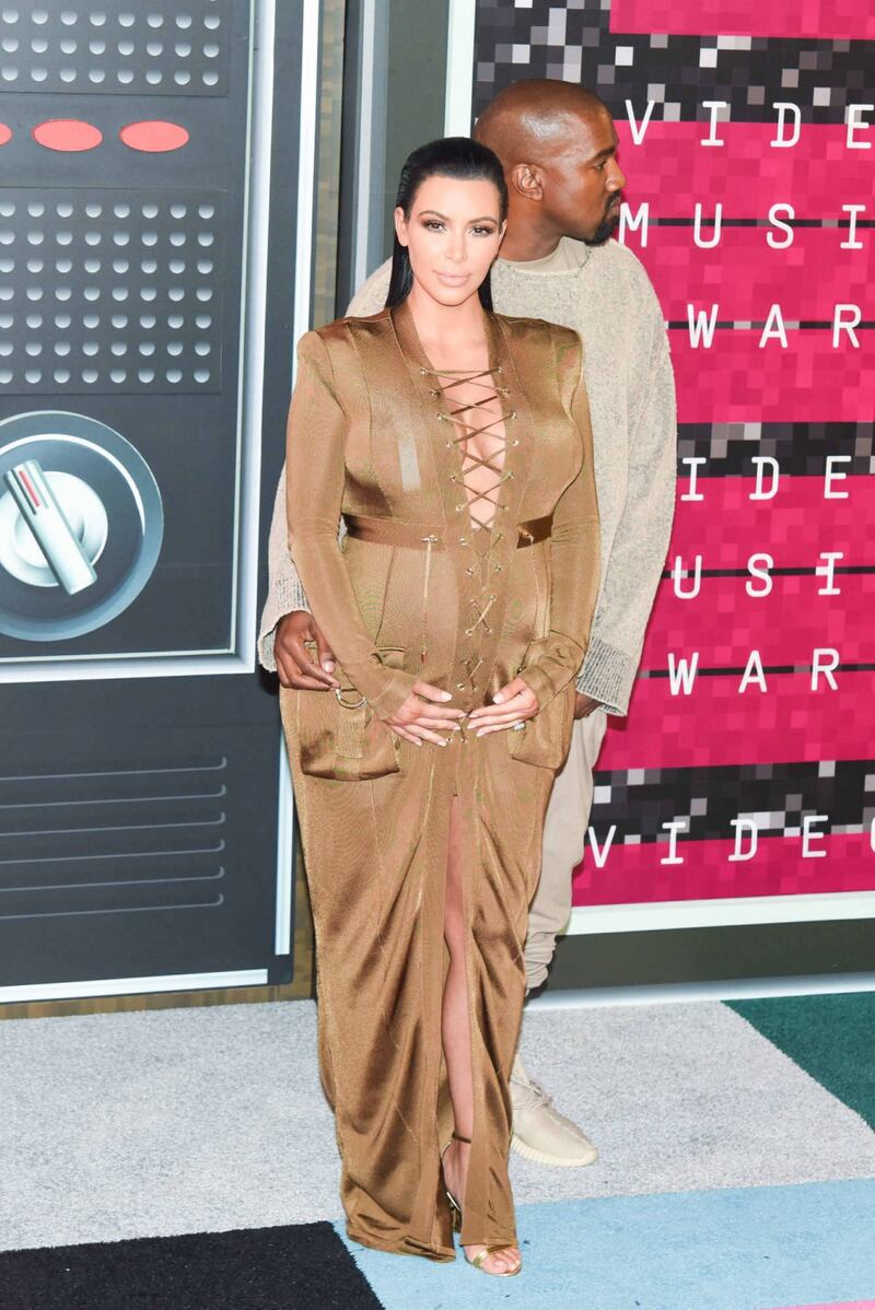 Kim Kardashian: pancione sul tappeto rosso per gli MTV VMA 2015 6