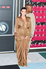 Kim Kardashian: pancione sul tappeto rosso per gli MTV VMA 2015 6