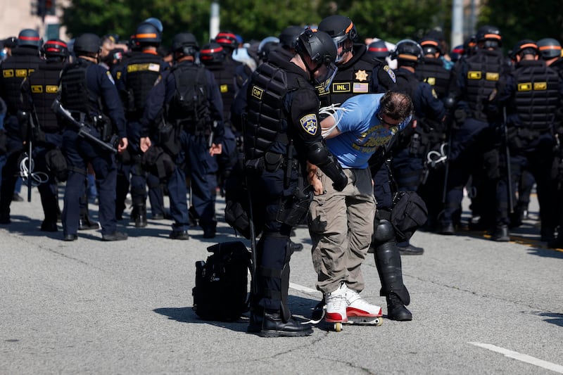 Proteste e scontri a Los Angeles 13