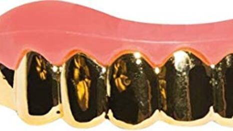Lecce, nonno denuncia il nipote: alla sua dentiera mancavano i denti d’oro