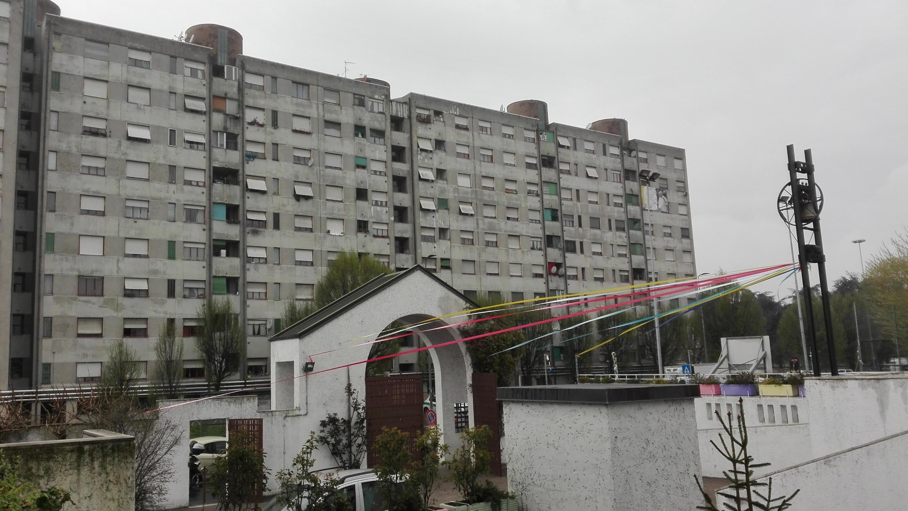 “Daremo battaglia”. Scontro tra Regione e toghe per l’assegnazione di una casa popolare a stranieri