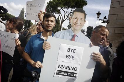 Marino contestato a Roma 1