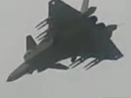 Caccia J-20 in "modalità Bestia": cosa svela il video