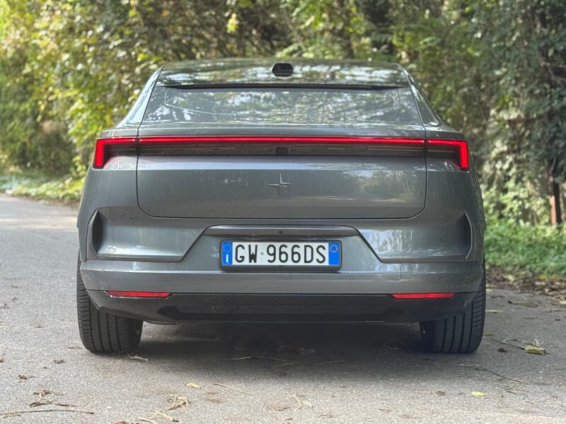 Polestar 4: guarda la gallery del nuovo crossover elettrico senza lunotto 10