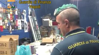 Scoperto laboratorio clandestino di profumi falsi