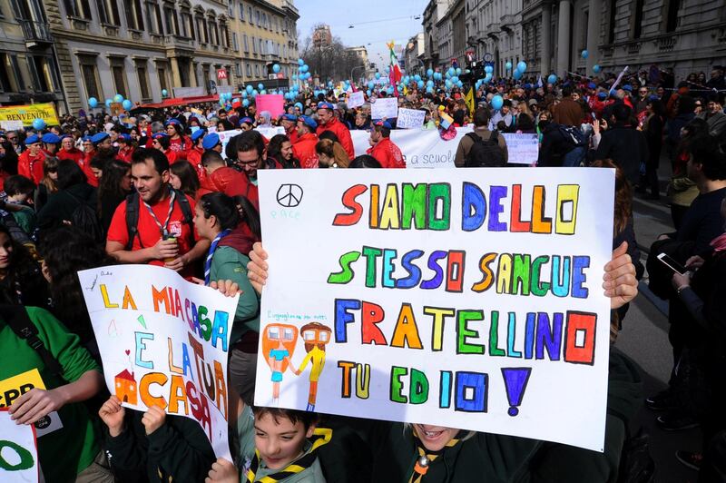 Milano, le immagini della manifestazione "People, prima le persone" 4