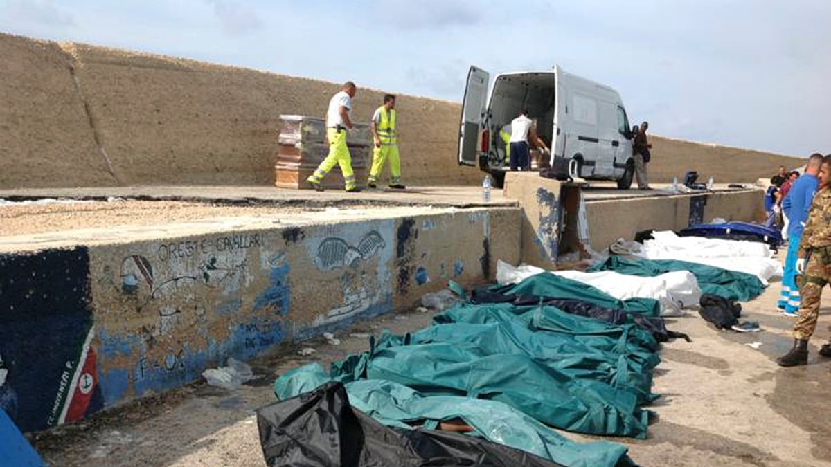 Lampedusa, recuperati altri corpi. Napolitano: "È allarme profughi"
