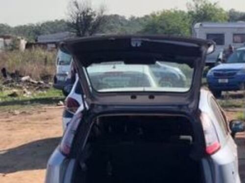 In fuga dopo aver rubato un'auto, nomade latitante scovato in un appartamento occupato
