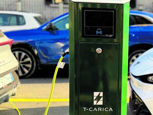 Prima colonnina T-Carica. E presto saliranno a 24