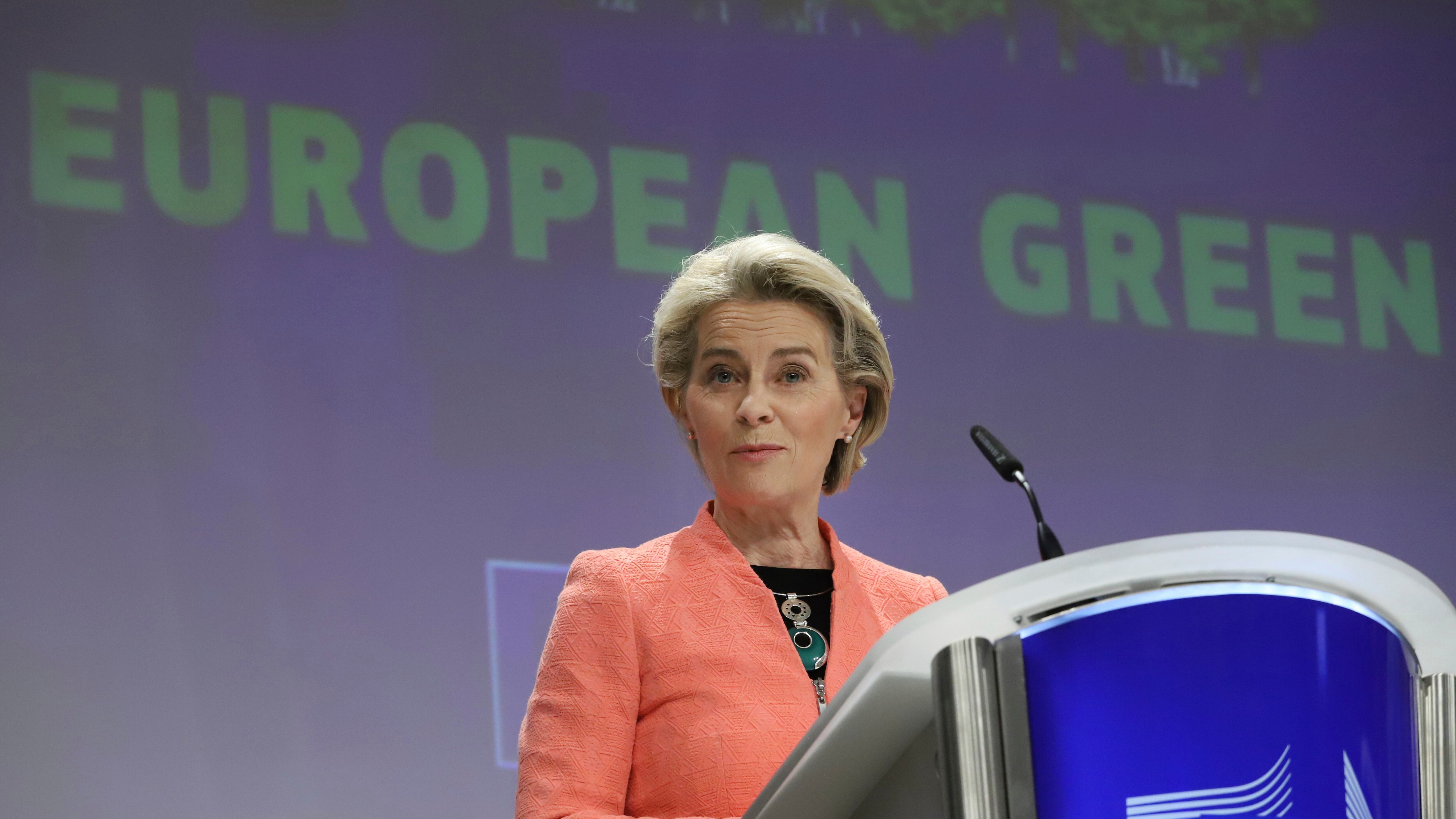 Lo scandalo del software-spia. Von der Leyen: "Inaccettabile". E si accende il faro del Copasir