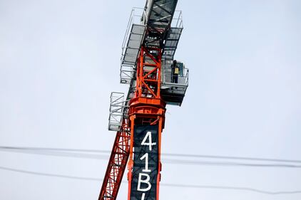 Attivisti sulla gru contro il carcere duro e il 41 bis 2