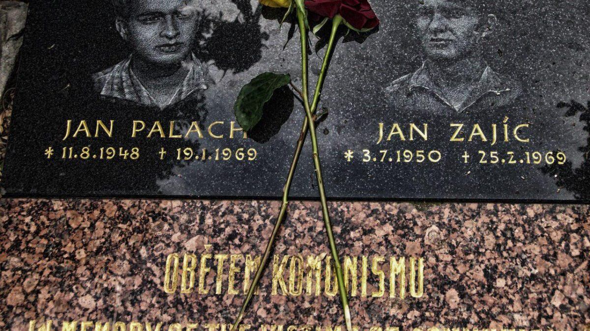 Jan Palach, cinquant'anni dopo il mondo ricorda i martiri della primavera di Praga
