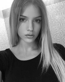 Sara Croce, Madre Natura sexy sui social  9
