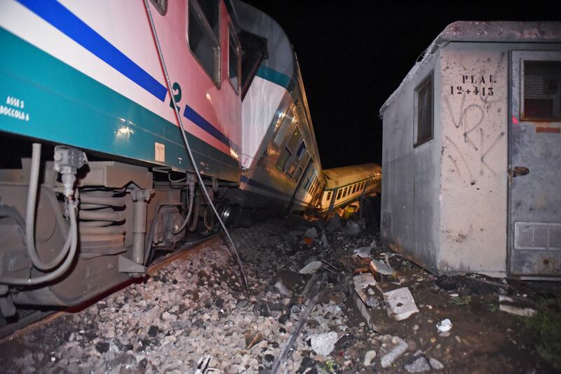 Treno contro un Tir nel Torinese