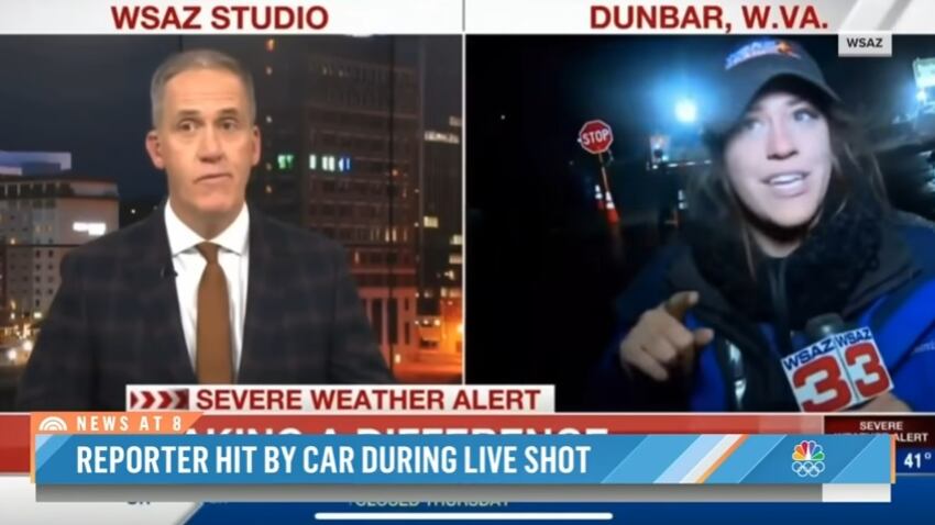 Giornalista investita da un'auto durante la diretta: gli attimi di terrore