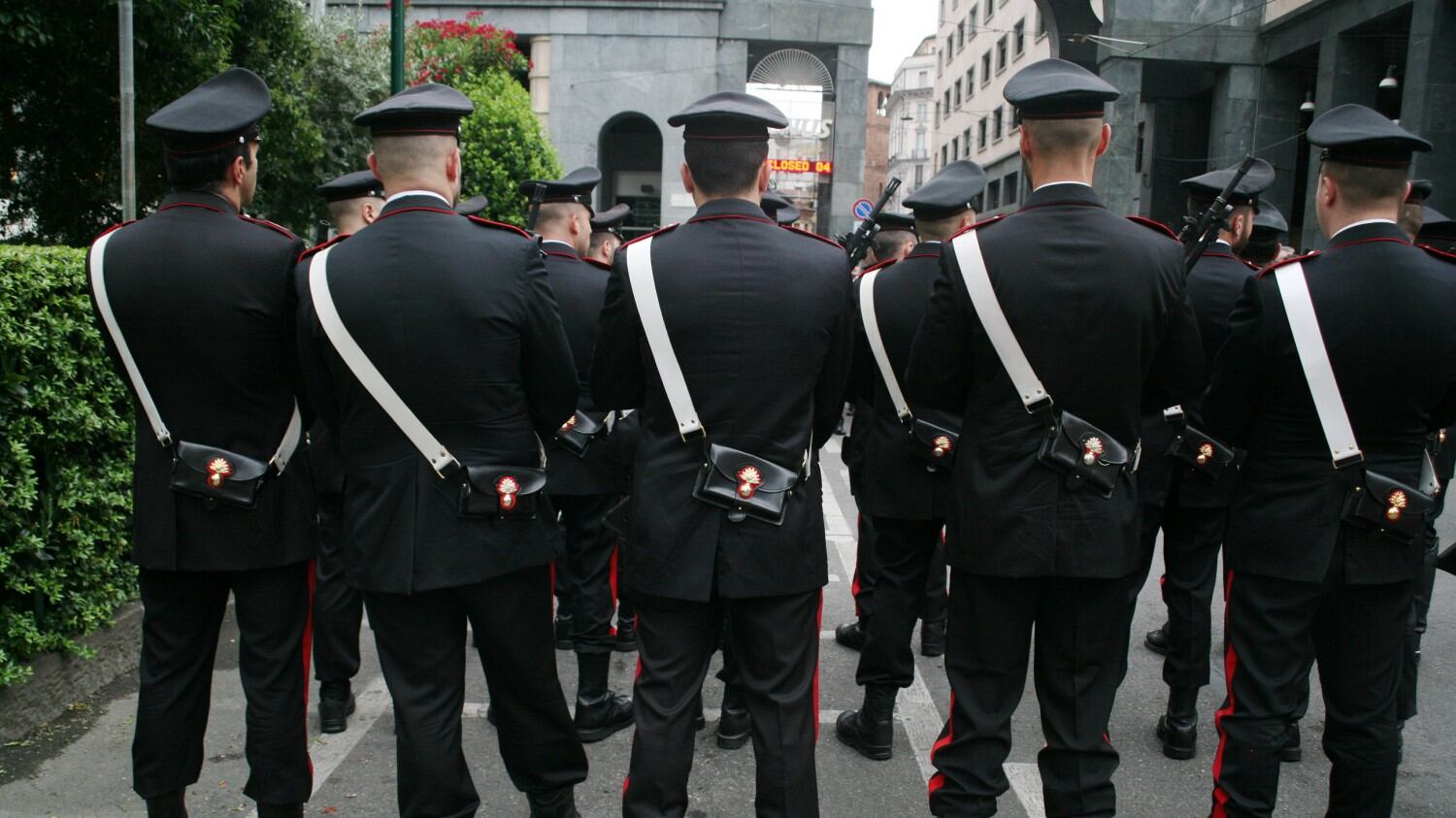 Firenze, legale del carabiniere: "È bello, non gli serve stuprare"