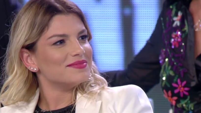 Pioggia di tweet per Emma: "Godi per la rottura tra Belen e Stefano?"
