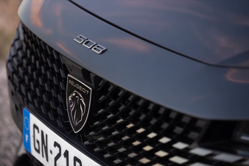 Nuova Peugeot 508 2023: guarda le foto 16