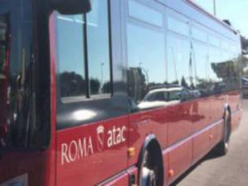 Atac, la (nuova) gaffe: rispediti tutti in Israele i 70 autobus noleggiati, perchè non omologabili