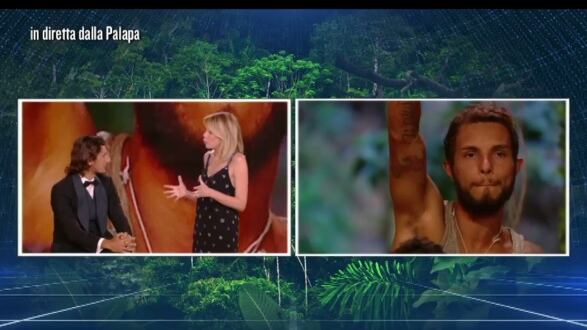 Isola dei Famosi, Andrea Preti accusa Marco Carta: "Hai fatto cancellare dei filmati"