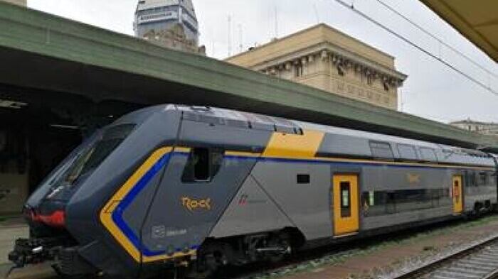 Marocchino molesta una ragazza e aggredisce il controllore: paura sul treno