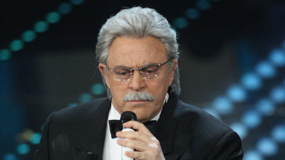 Sanremo, Crozza prende di mira Trump e imita Razzi