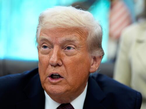 Il "disgelo" di TikTok: accordo tra Trump e Xi