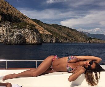 Cristina Buccino, estate di fuoco: ecco cosa fa al mare 1
