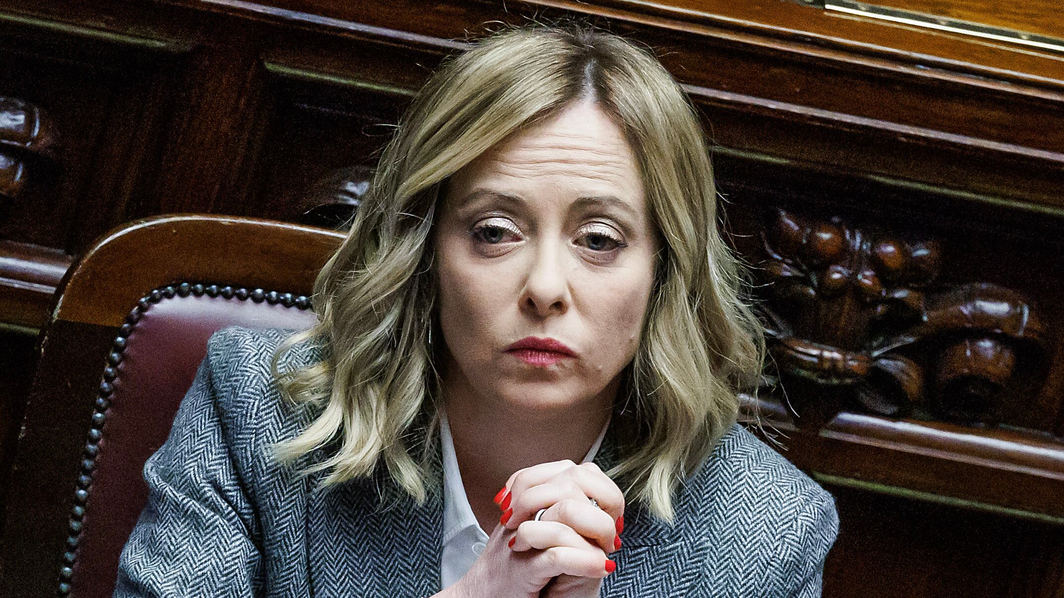 Più la attaccano, più Meloni dura
