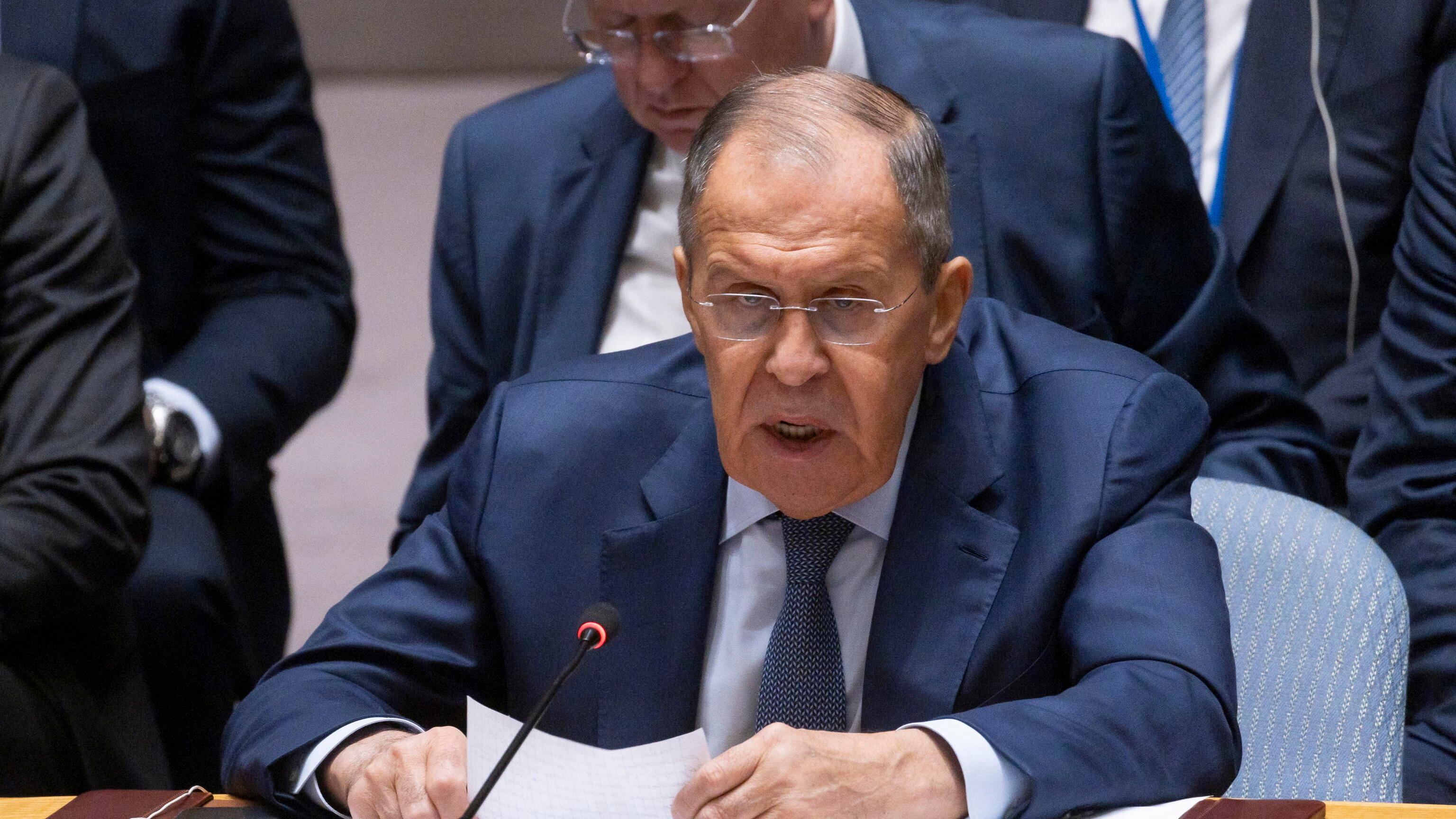 Lavrov proclama la fine dell'Occidente