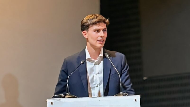 "Sputi e insulti ai Giovani di Fi. La festa è di tutti"