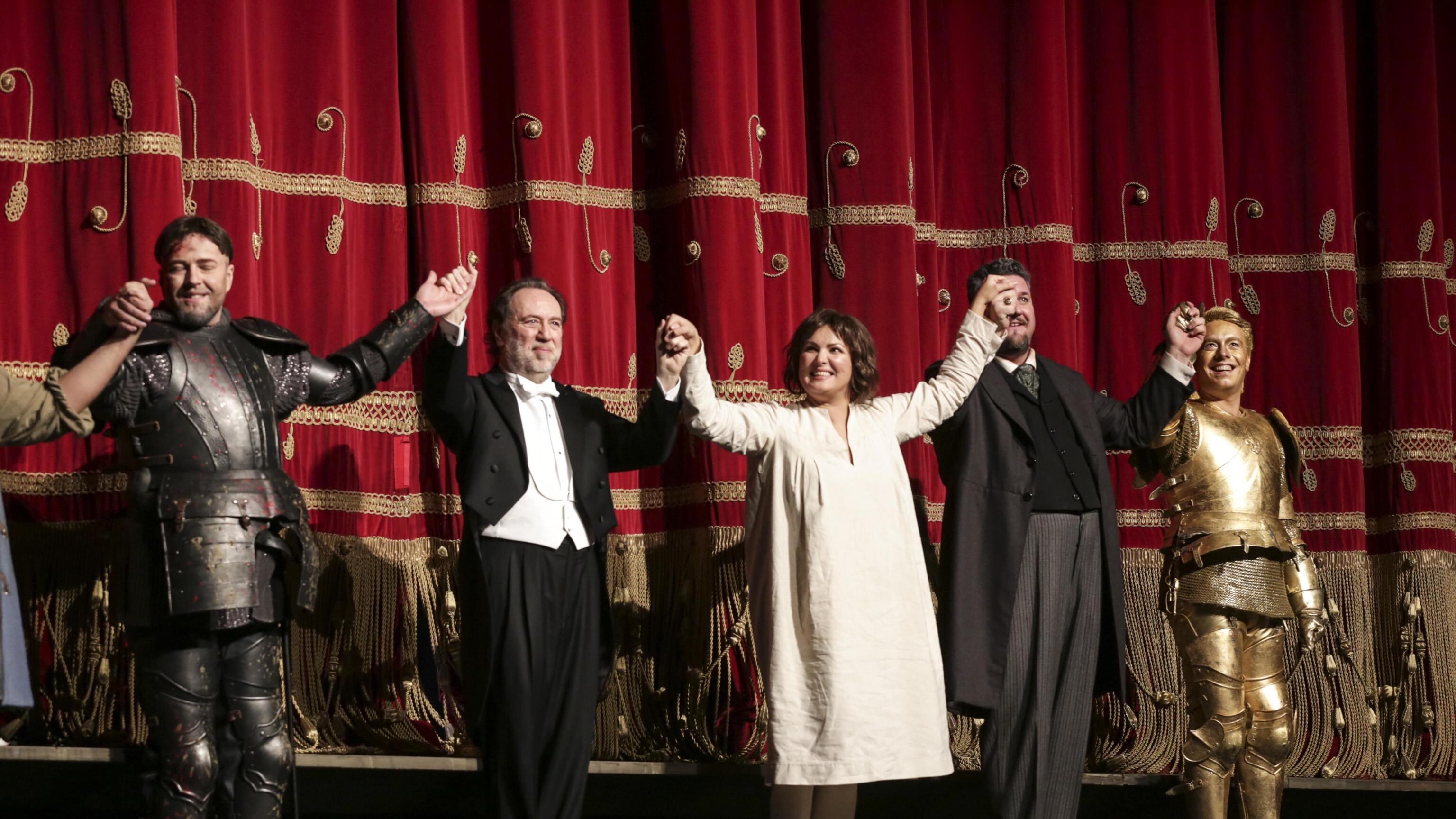 I registi contro Chailly: "Non doveva interferire"
