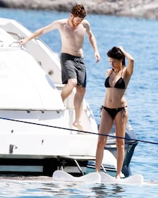 Adriana Lima in vacanza a Bodrum. Ma dalle foto spunta la cellulite 4