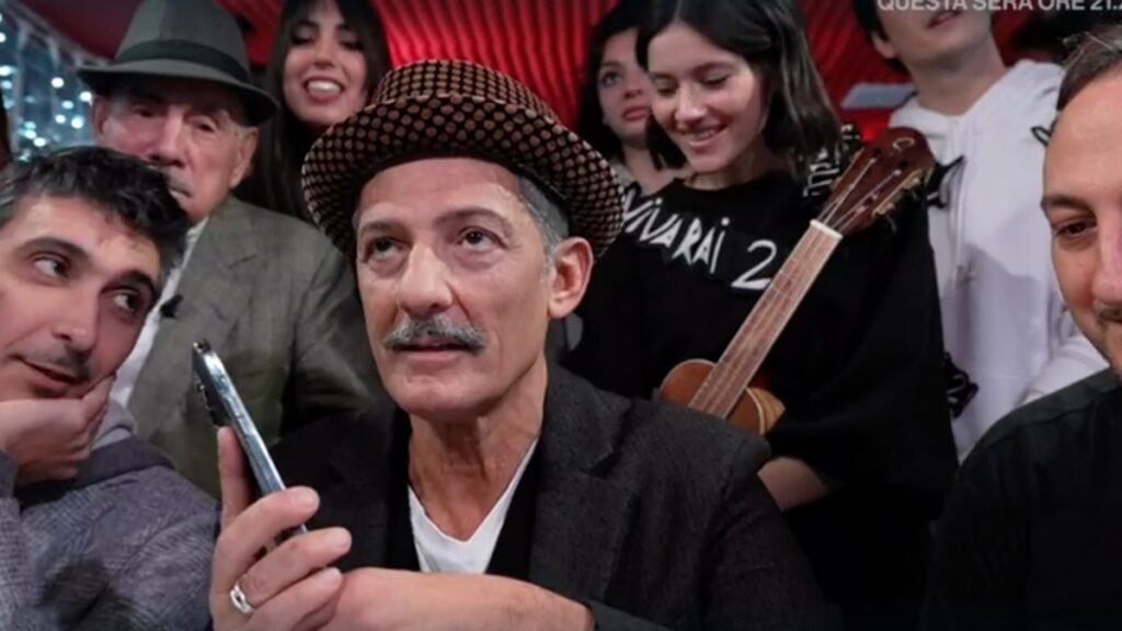 Più "Report", meno Bortone. Fiorello va "Indietro tutta"