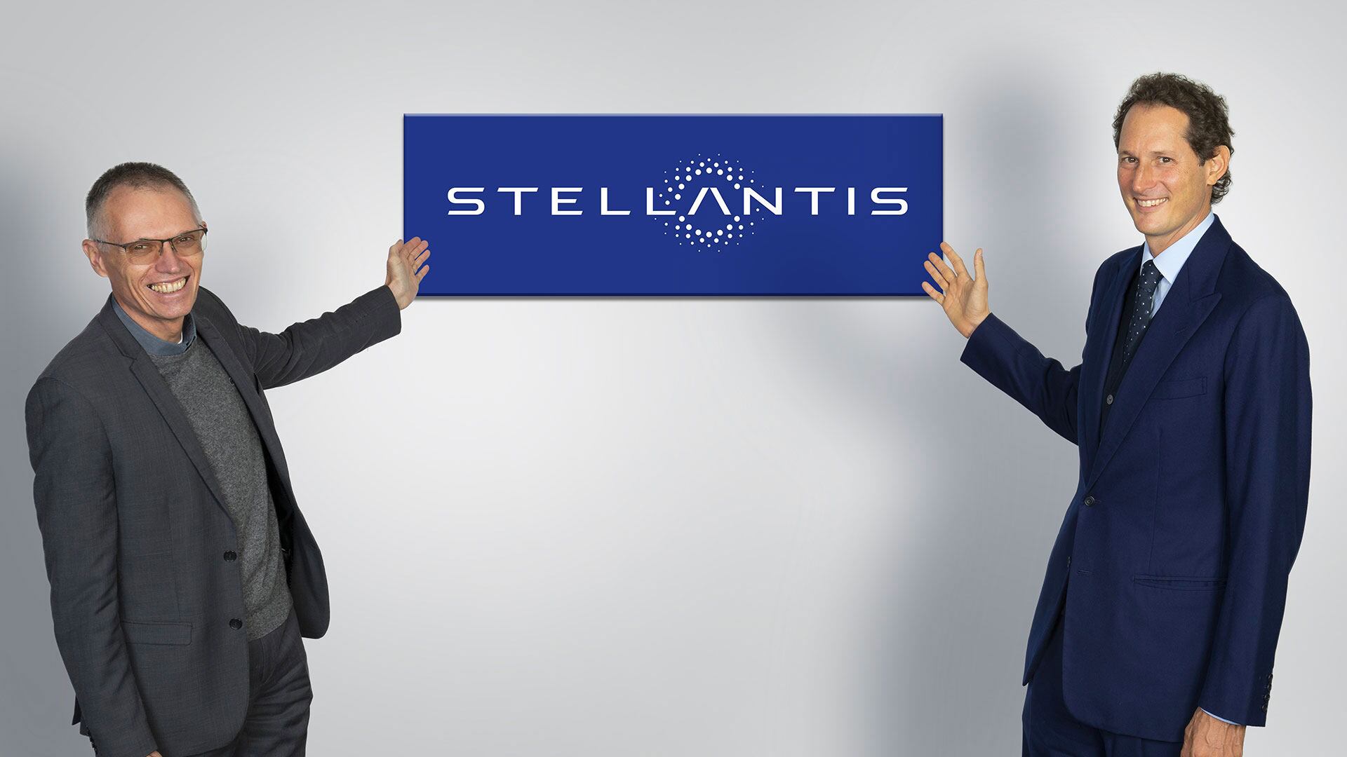 Tutte le retribuzioni (milionarie) di Stellantis: quanto guadagnano Elkann, Tavares & Co.