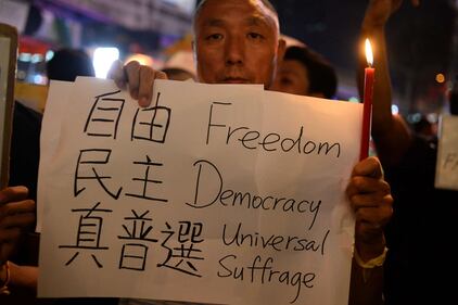 Hong Kong, continua la protesta  14