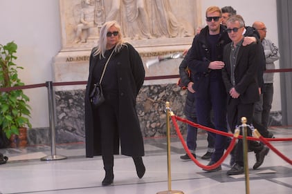 Vip e personaggi dello spettacolo alla camera ardente di Maurizio Costanzo 2