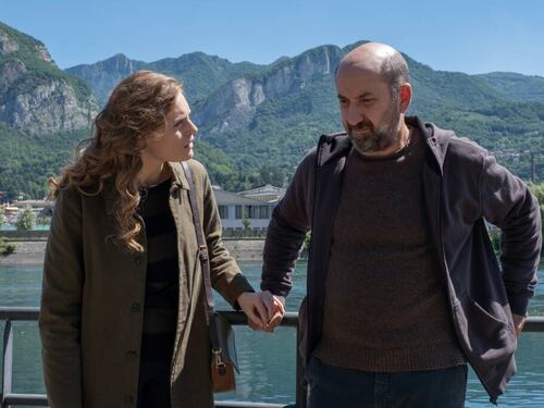 Antonio Albanese firma un piccolo capolavoro