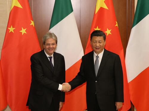 Gentiloni a Pechino per rilanciare la "Via della Seta"