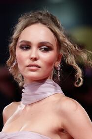 Lily-Rose Depp è la regina del red carpet di Venezia 76 5