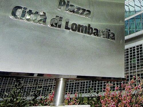 «Pirellone, tagliare gli stipendi d'oro»