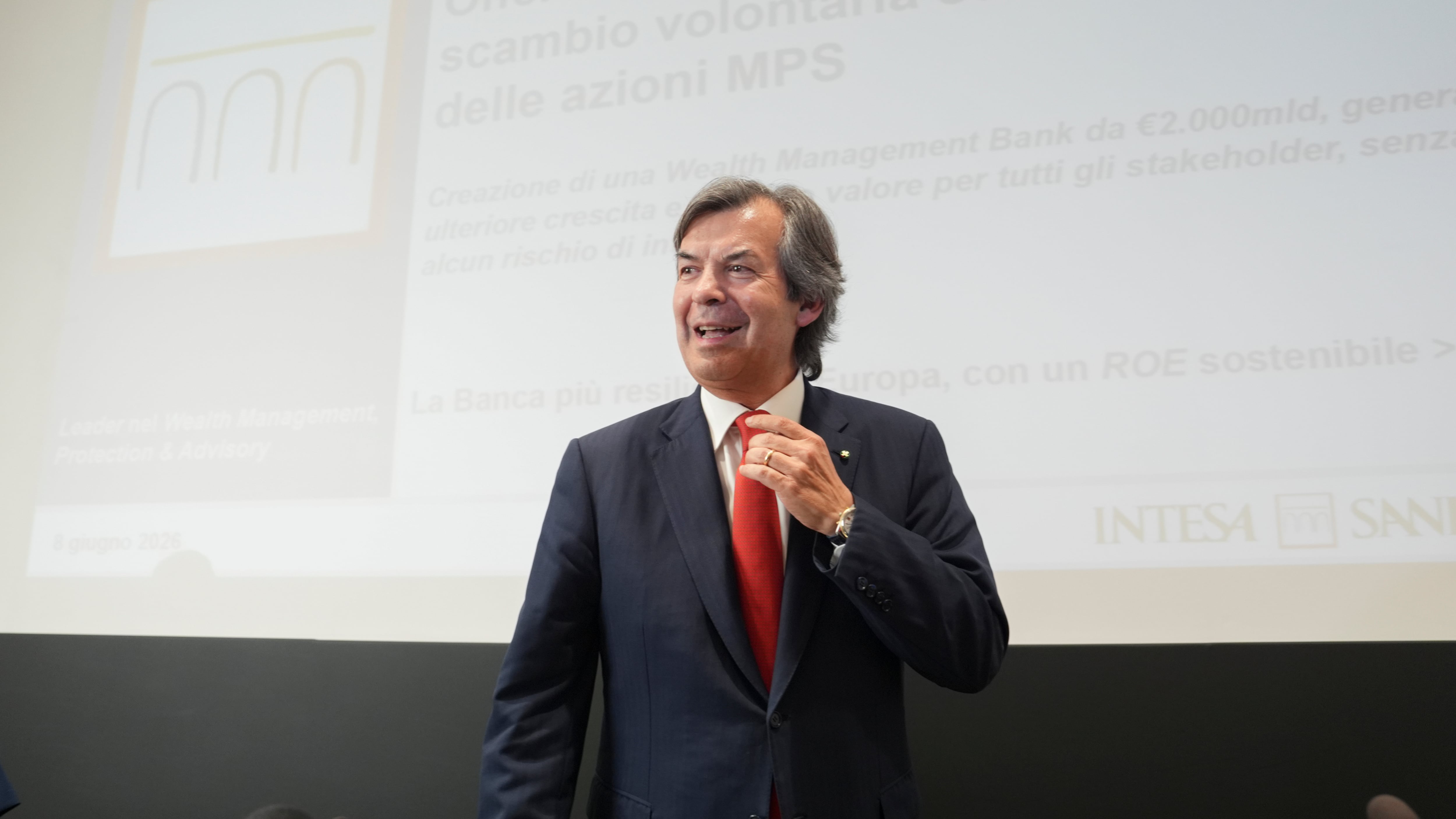 Intesa crea la cassaforte per fondi, polizze e Btp