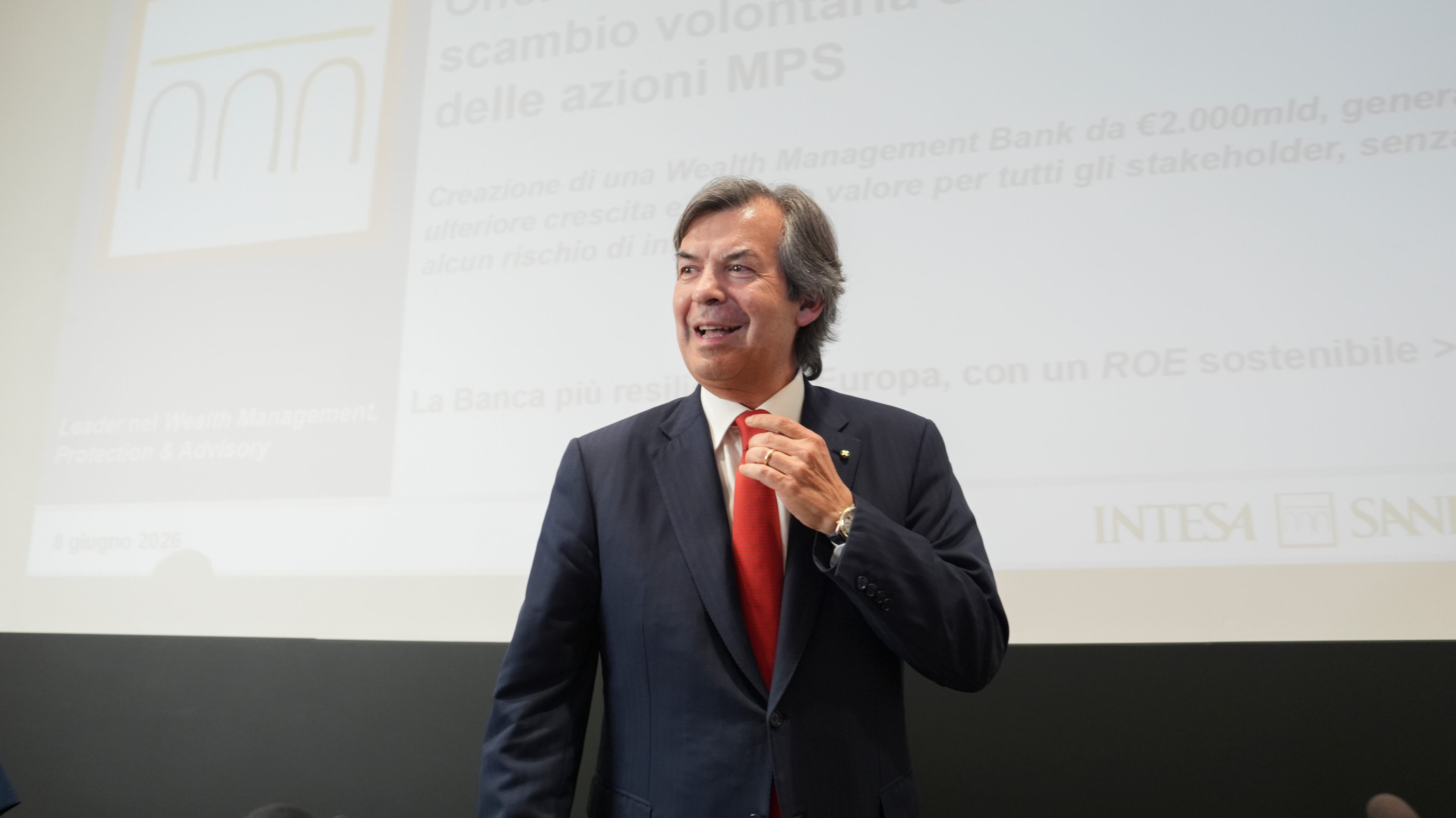 Intesa crea la cassaforte per fondi, polizze e Btp