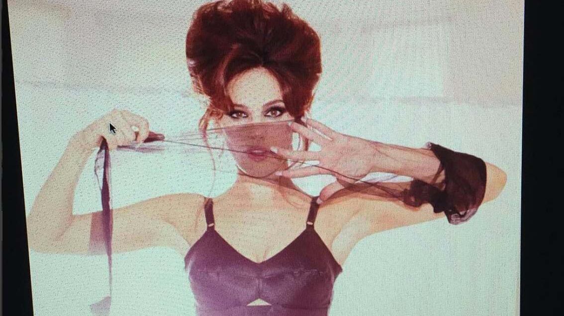 Kelly Brook vintage in topless su Instagram