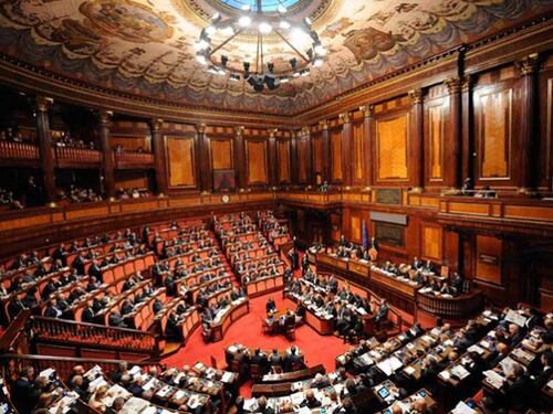Primo Capodanno da precari: la festa più amara della Casta